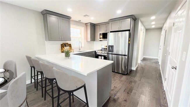 Foto del edificio - 1035 Atwells Ave