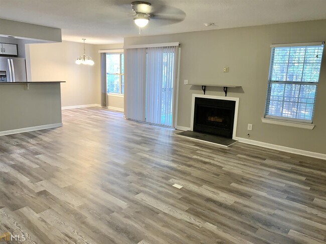 Building Photo - 204 Ridgefield Dr