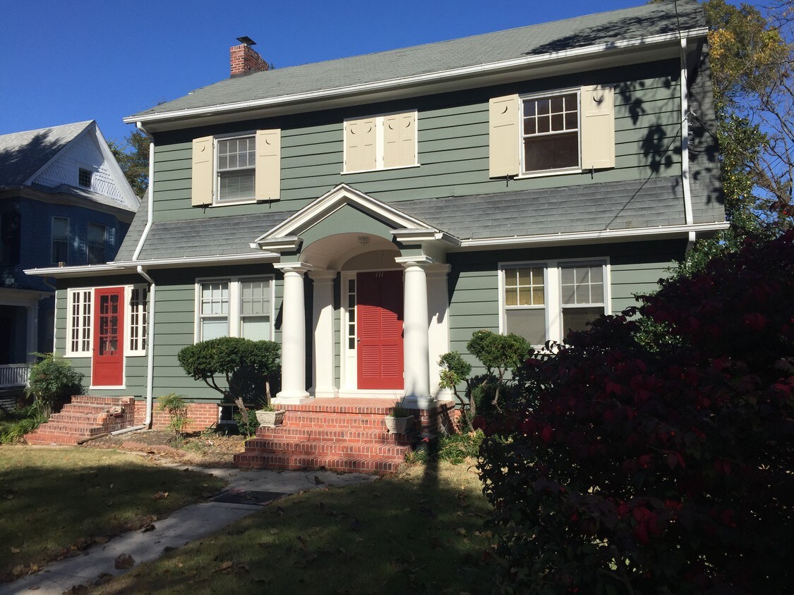 Dutch Colonial - 111 Elizabeth St