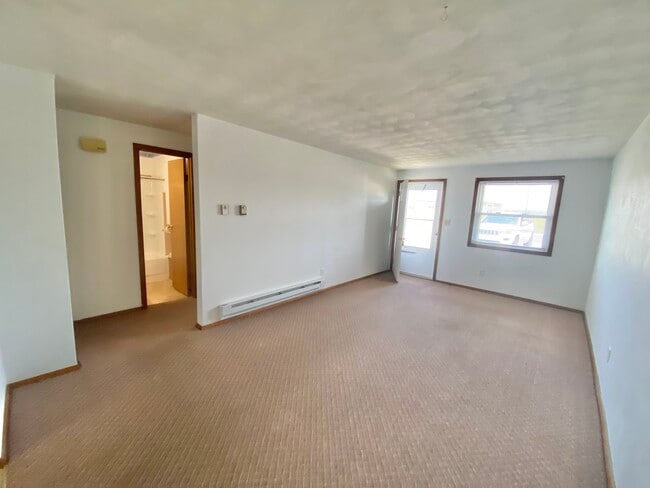 Building Photo - 996 N Ohio St