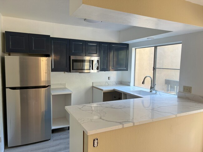 Foto del edificio - 7964 Mission Center Ct