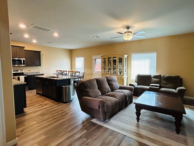 Foto del edificio - 1613 Crimson Lake Blvd