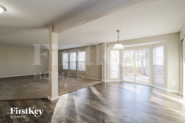 Building Photo - 53 Wooded Ridge Dr