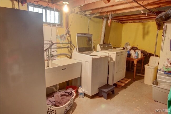 Foto del edificio - 190 W Elmview Ave