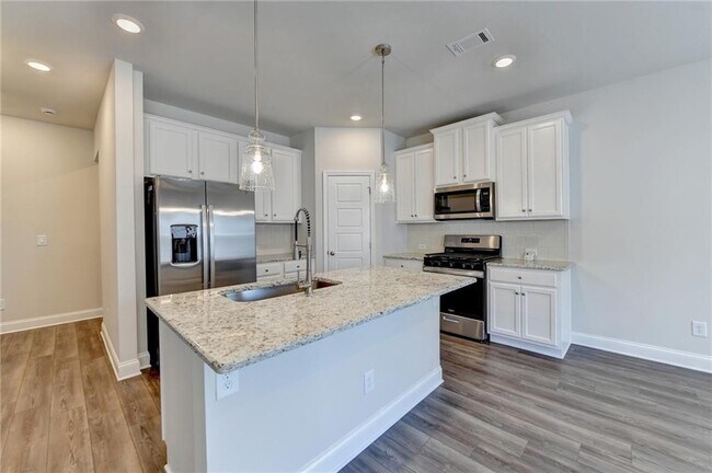 Building Photo - 212 Station Overlook Dr