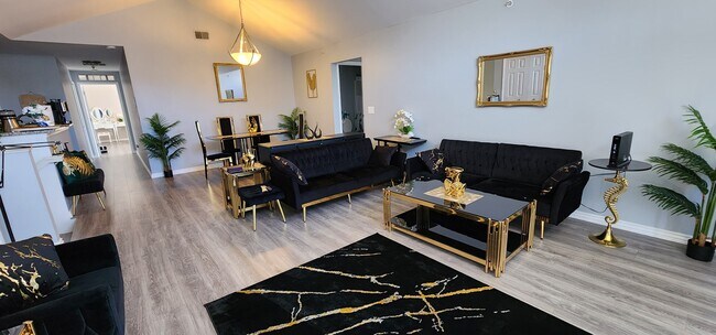 Foto del edificio - 7869 Ambassador Dr