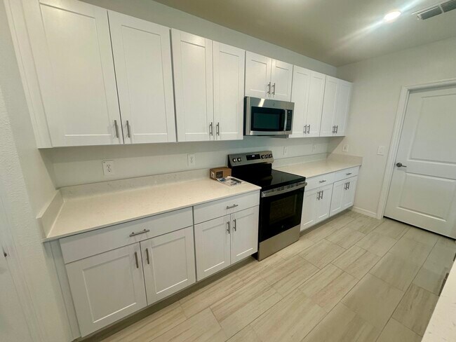 Foto del edificio - 17606 Happytrails St