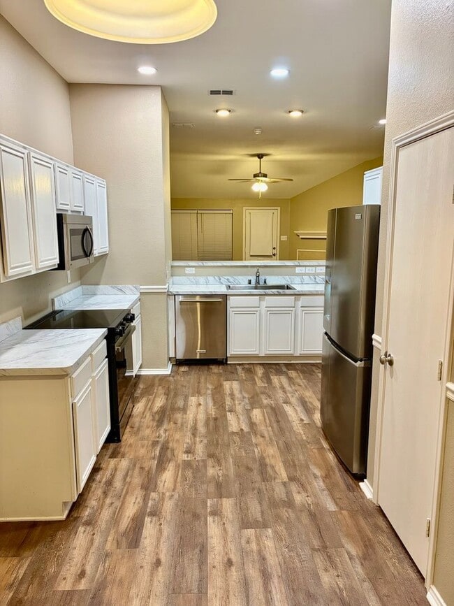 Foto del edificio - 809 Canyon Cove Dr