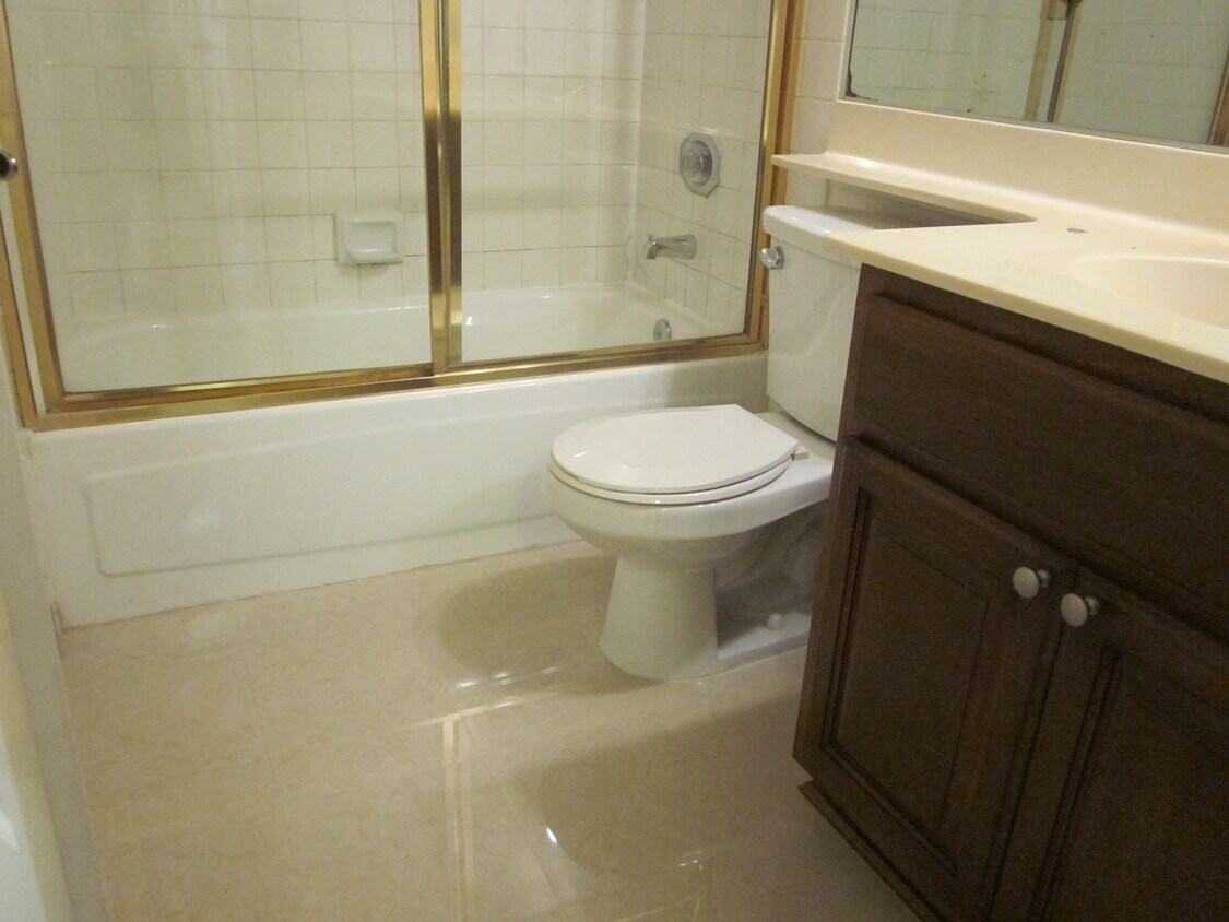 Foto principal - 4300 Beverly Glen Blvd