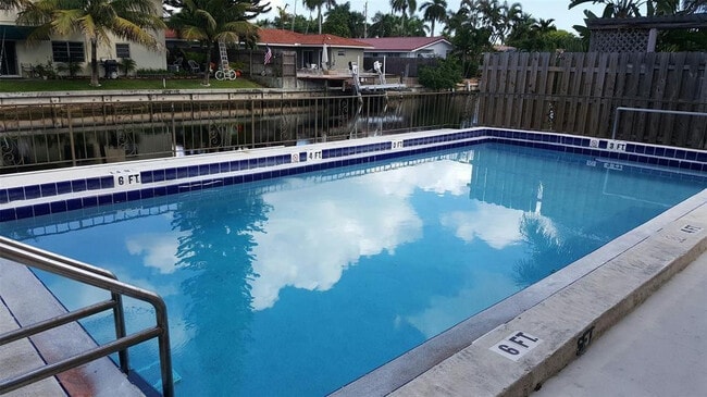 Foto del edificio - 1401 NE 57th Pl