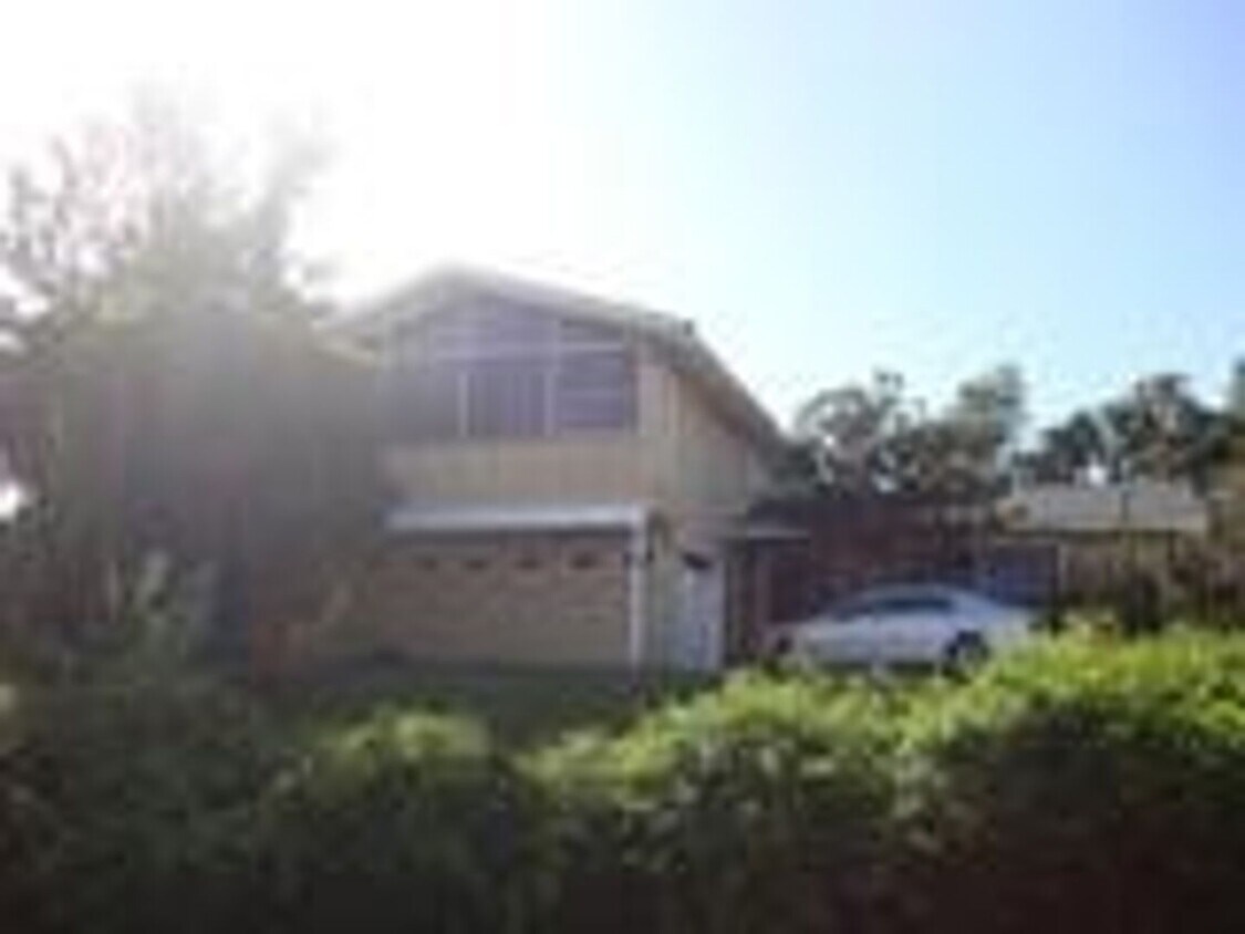 Foto principal - 3bd/2ba 2 story home in Makawao Ranch Acres