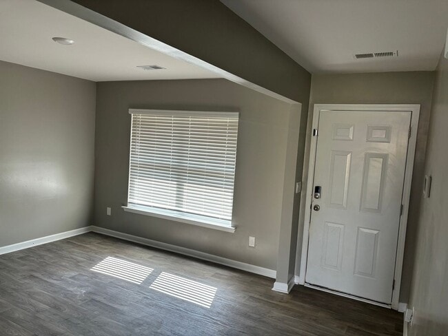 Building Photo - 4 Bedroom Single Family Home in Easley