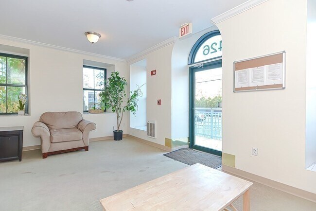 Foto del edificio - 426 Mt Hope St