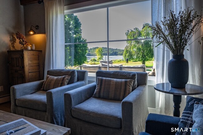 Foto del edificio - 69 Mudge Pond Rd