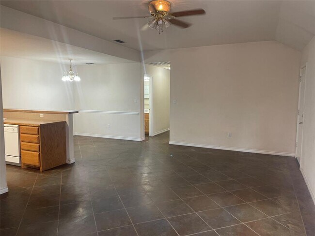 Foto del edificio - 2449 Patriot Commons Rd