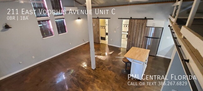 Foto del edificio - 211 E Voorhis Ave