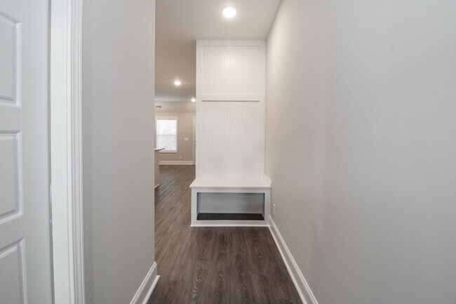 Foto del edificio - 220 Drayton Dr