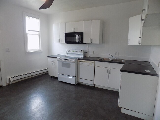 Building Photo - 1403 Hamilton St