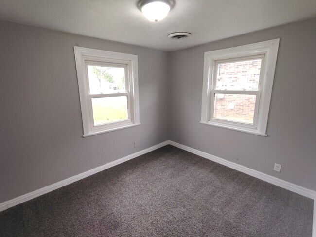 Foto del edificio - 608 Ellenhurst Dr
