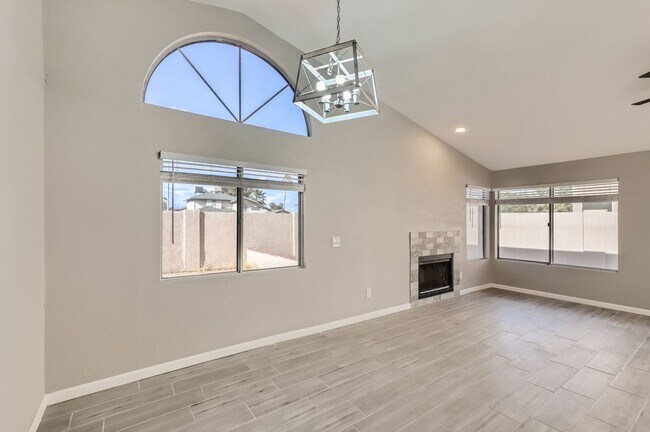 Foto del edificio - 7366 W Greer Avenue