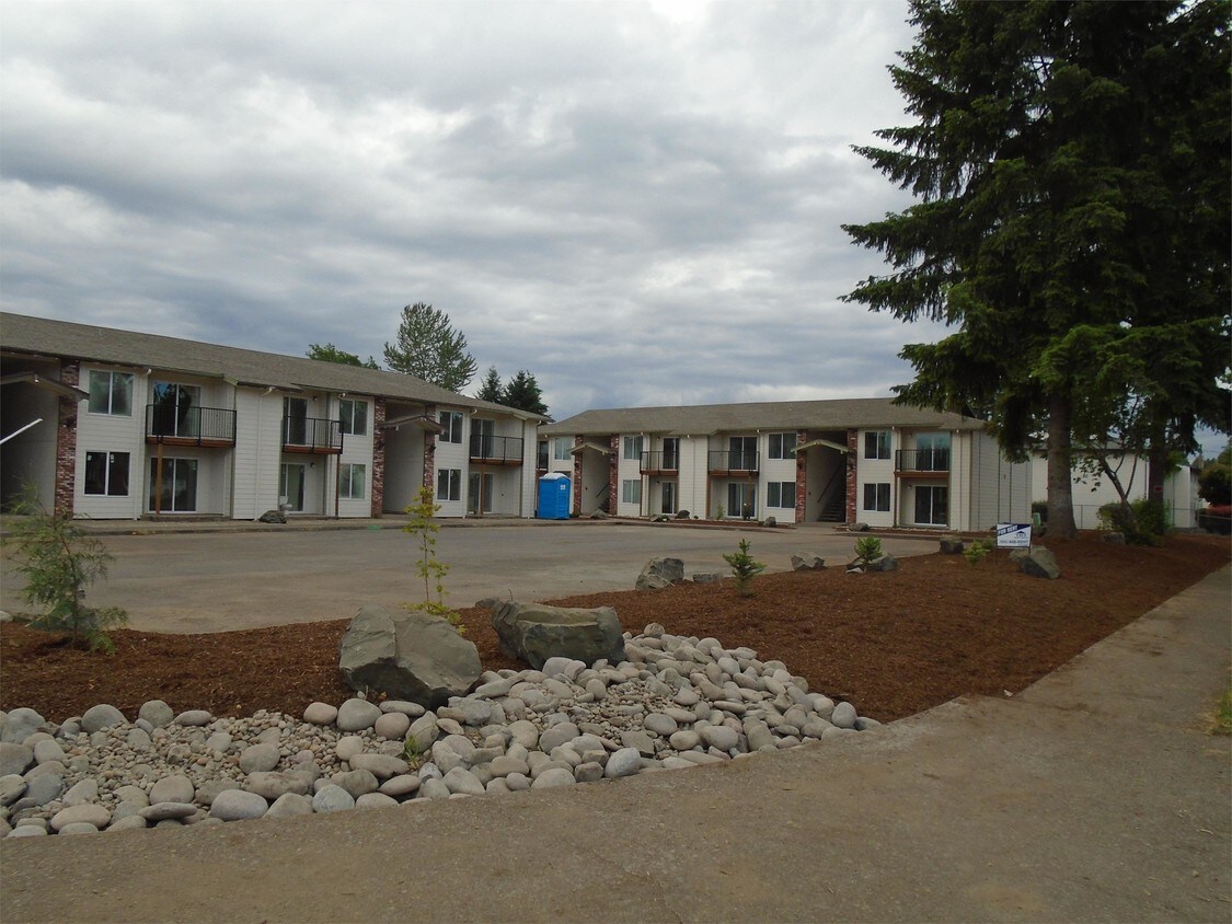 1125 Wyatt Ave Unit 2, Stayton, OR 97383 Apartment for Rent in