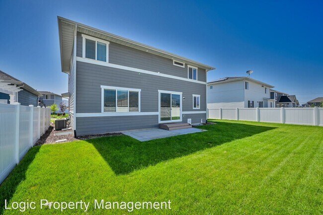 Building Photo - 4 br, 2.5 bath House - 15127 S Revolutiona...