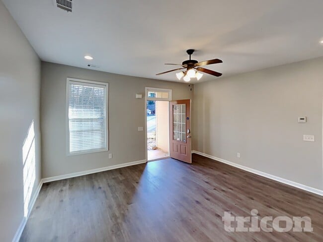 Building Photo - 104 Holcomb Manor Ct