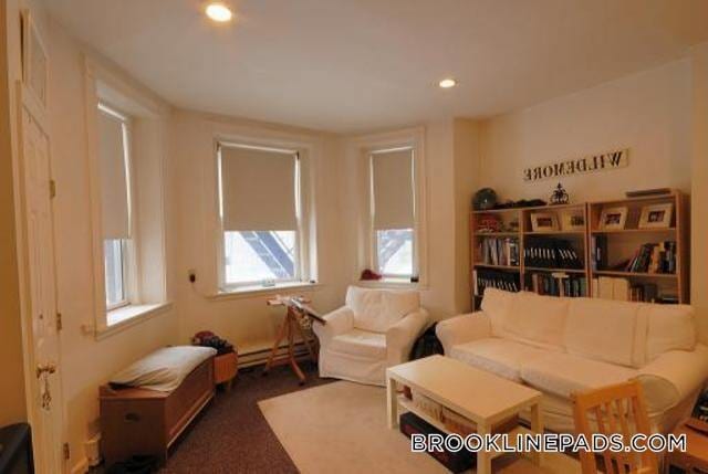 Building Photo - 1077 Beacon St