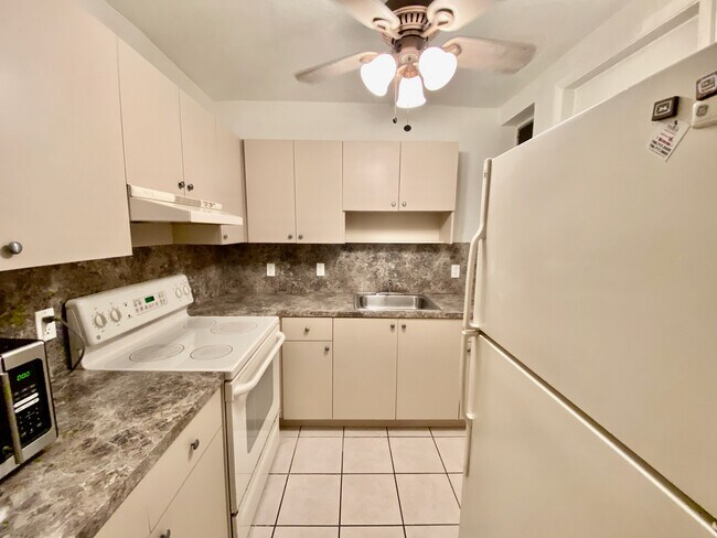 Kitchen - 1150 Euclid Ave