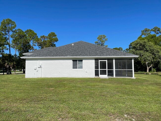 Foto del edificio - 14825 76th Rd N