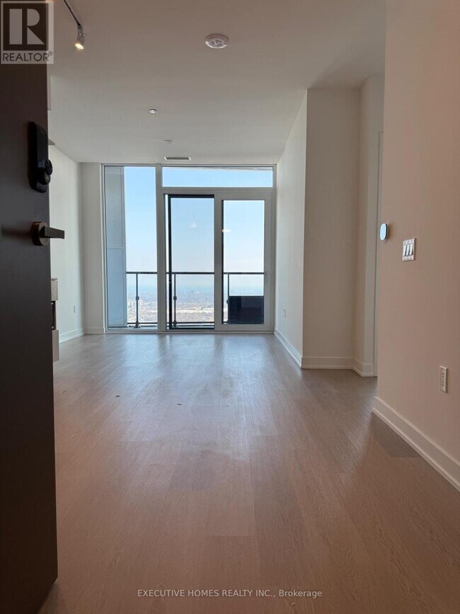 Photo du bâtiment - 448 Burnhamthorpe Rd W