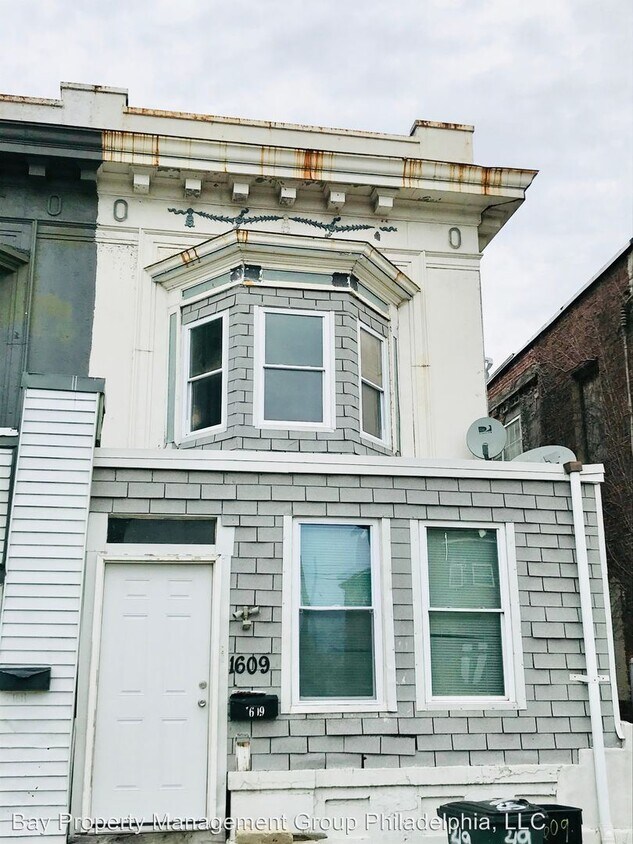 Primary Photo - 1609 W Erie Ave
