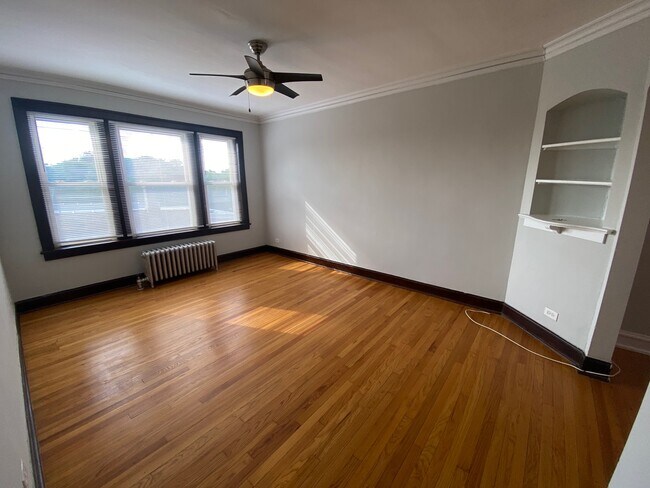Foto del edificio - 5542 W Leland Ave