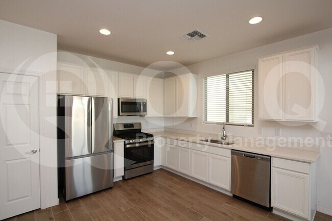 Building Photo - 5831 W Encinas Ln