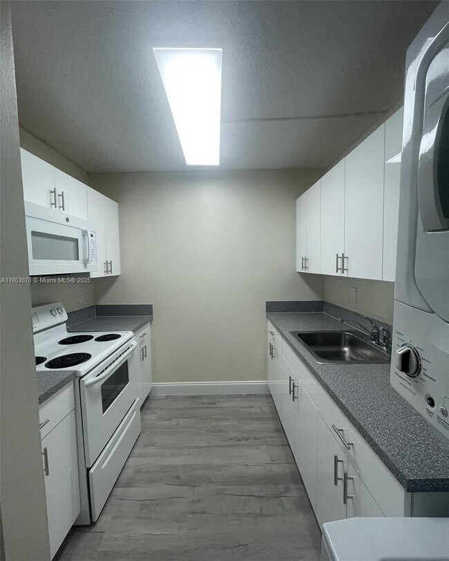 Building Photo - 8260 SW 210th St