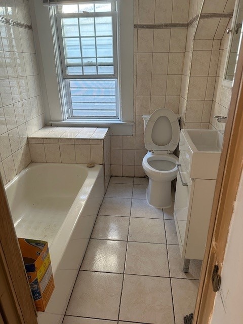 Building Photo - 736 N Ada St