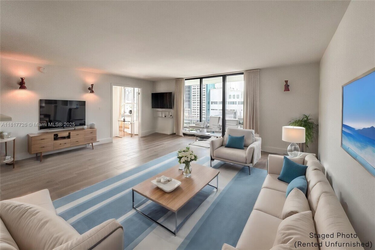 Primary Photo - 1800 Collins Ave