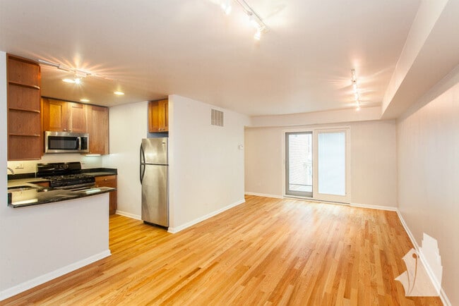 Building Photo - 2045 N Larrabee St