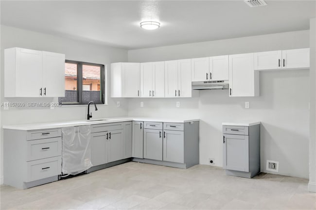 Photo - 861 NW 6th Ave House