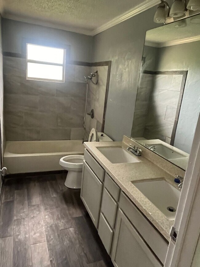 Foto del edificio - 2913 Rebel Dr