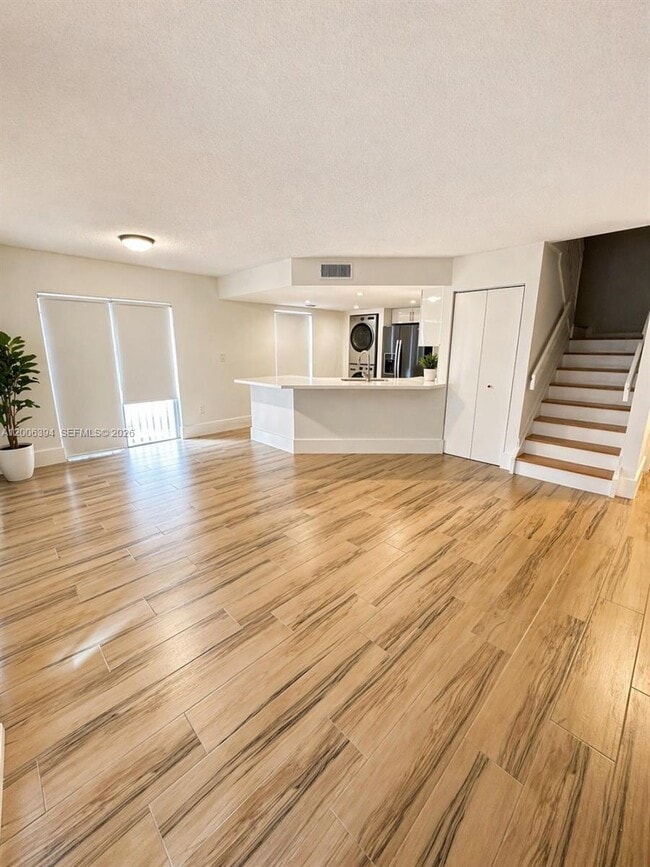 Foto del edificio - 8590 NW 3rd Ln