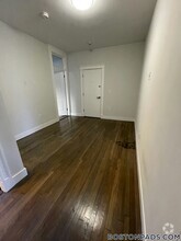 Building Photo - 77 Park Dr