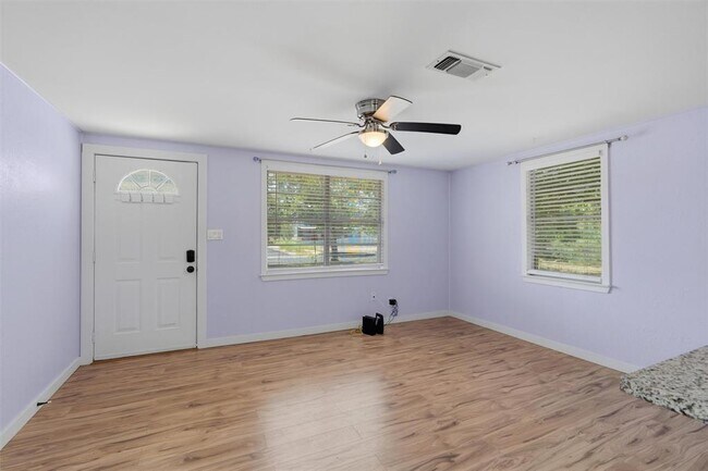 Foto del edificio - 1003 Bugg Ln