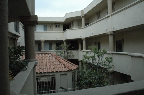 Building Photo - 2669 S Barrington Ave