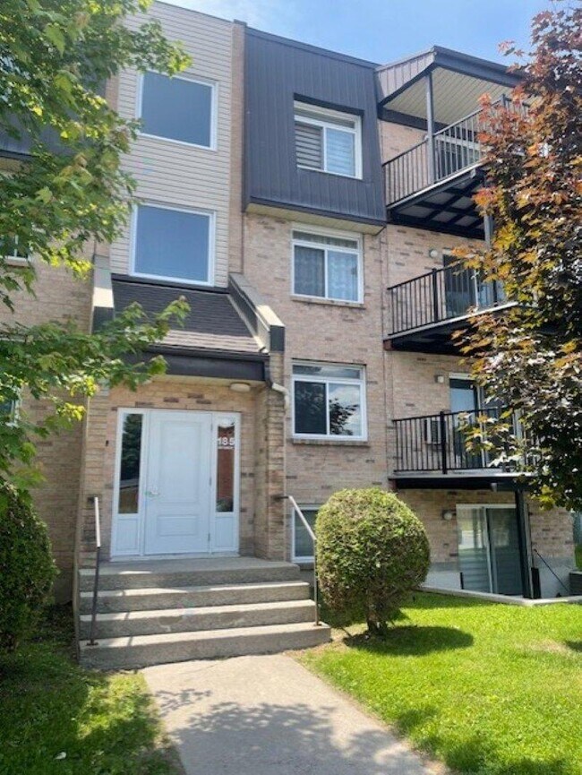 Photo du bâtiment - 185 Rue Mutchmore
