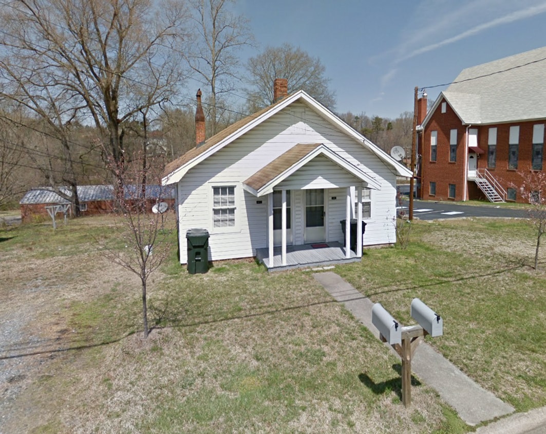 Primary Photo - 204 Doak