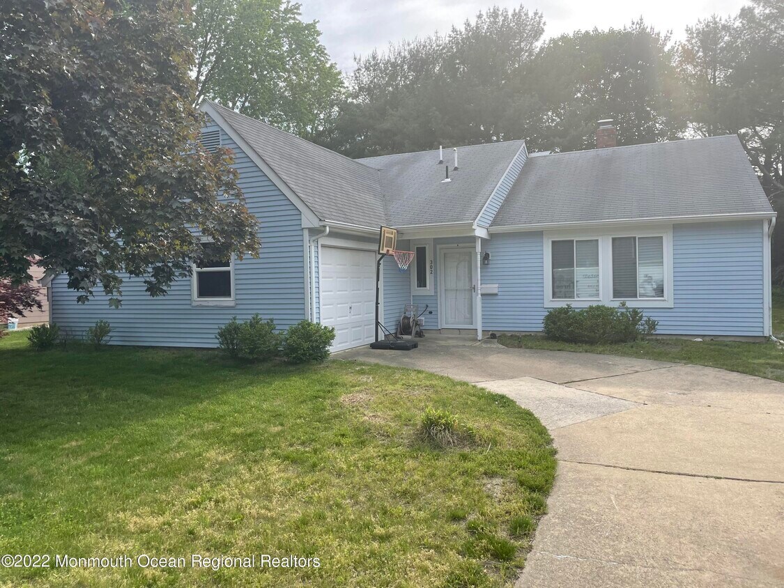 Primary Photo - 302 Ashford Rd
