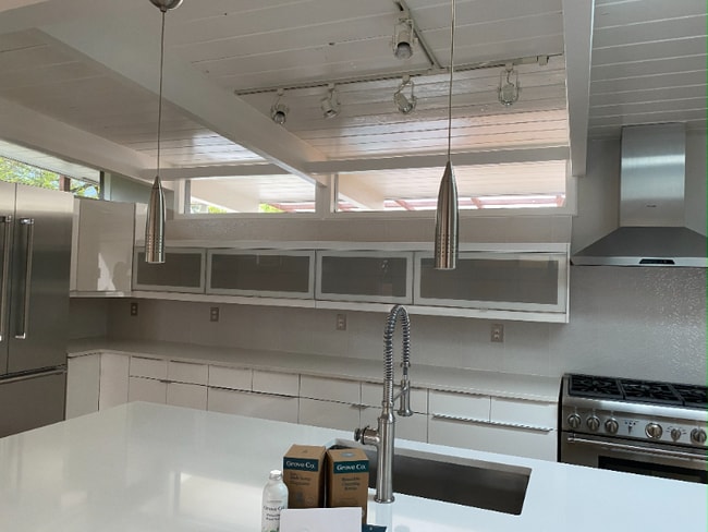 Building Photo - 1368 S Edison Way