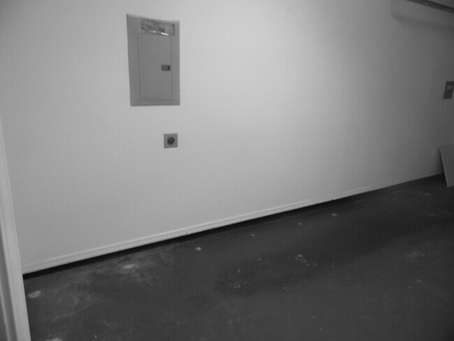 Building Photo - 7530 E Earll Dr