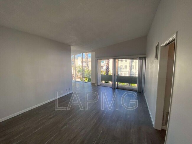 Foto del edificio - 828 4th St